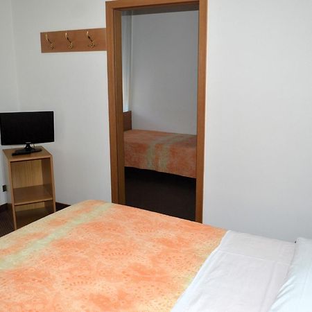 Hotel Villa Regina Levico Terme Bagian luar foto
