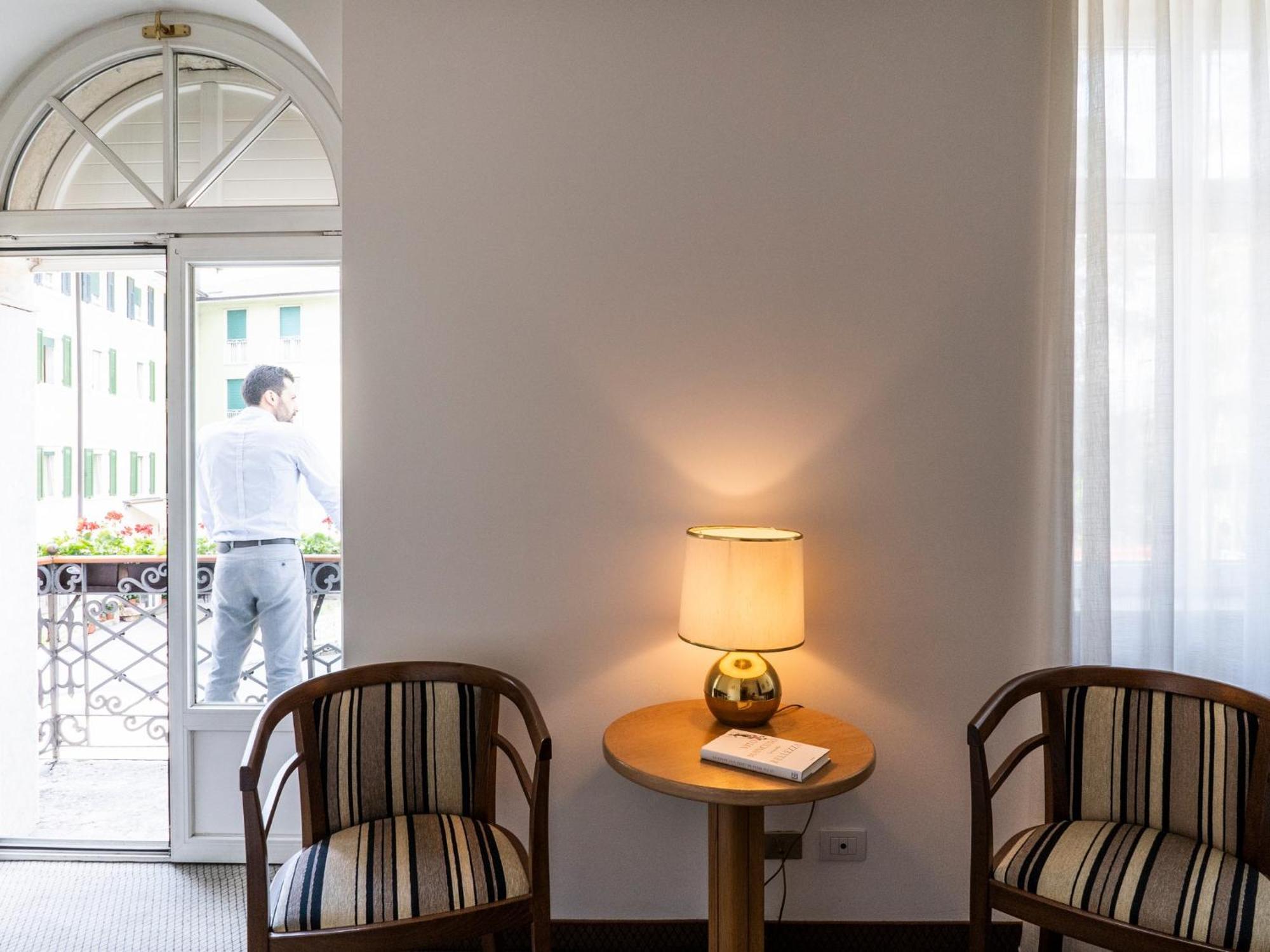 Hotel Villa Regina Levico Terme Bagian luar foto